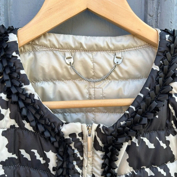 Weekend Max Mara  Quilted Jacket, size 4 - Picture 4 of 9